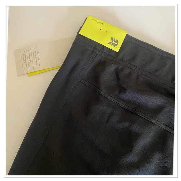 Men’s Training Pants All In Motion Black NWT - Picture 4 of 4